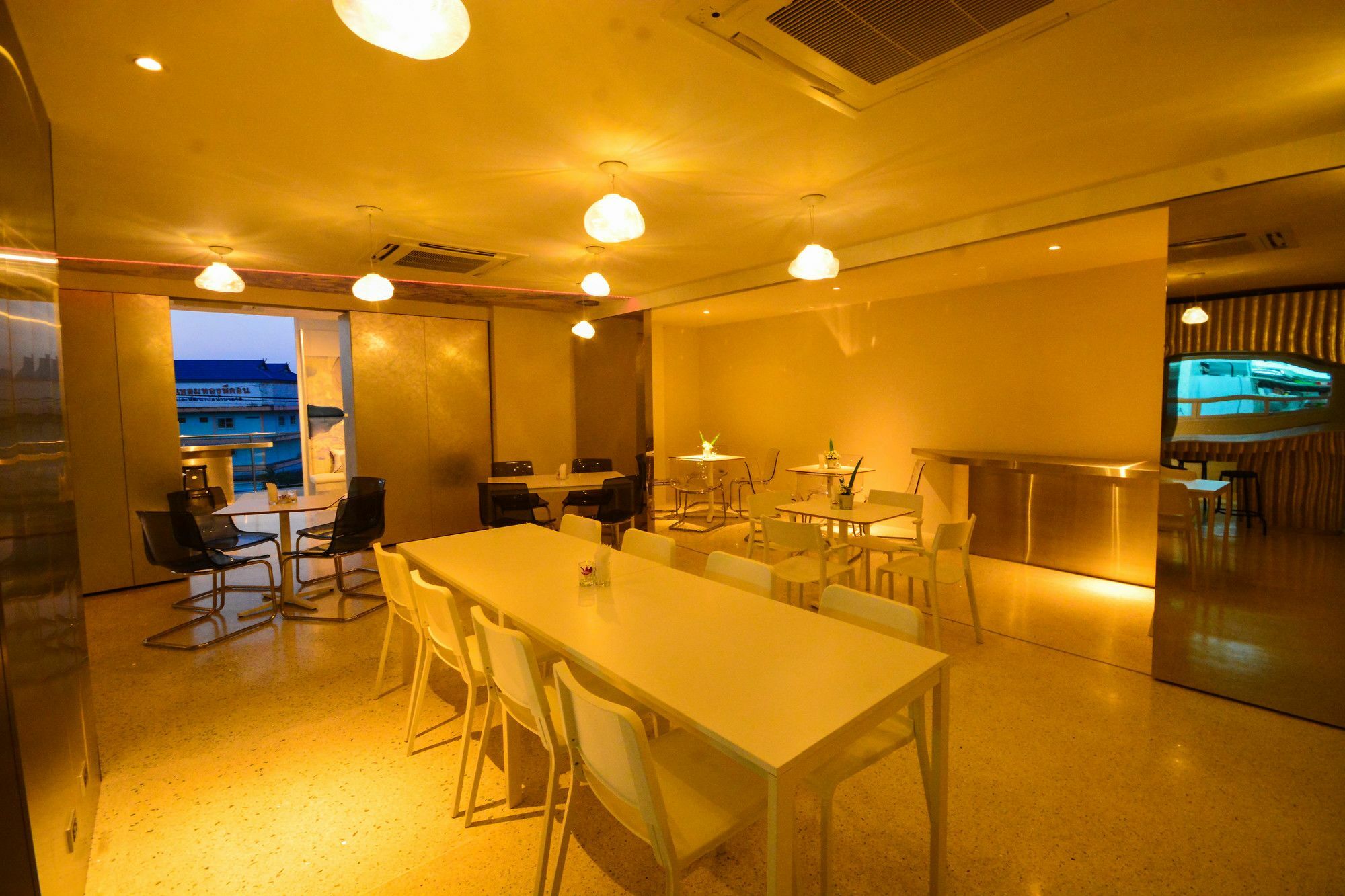 素叻他尼彗星酒店 外观 照片