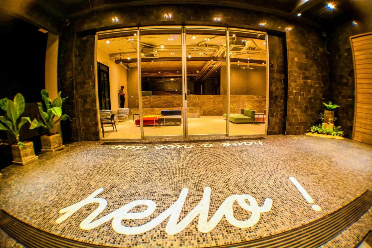 素叻他尼彗星酒店 外观 照片